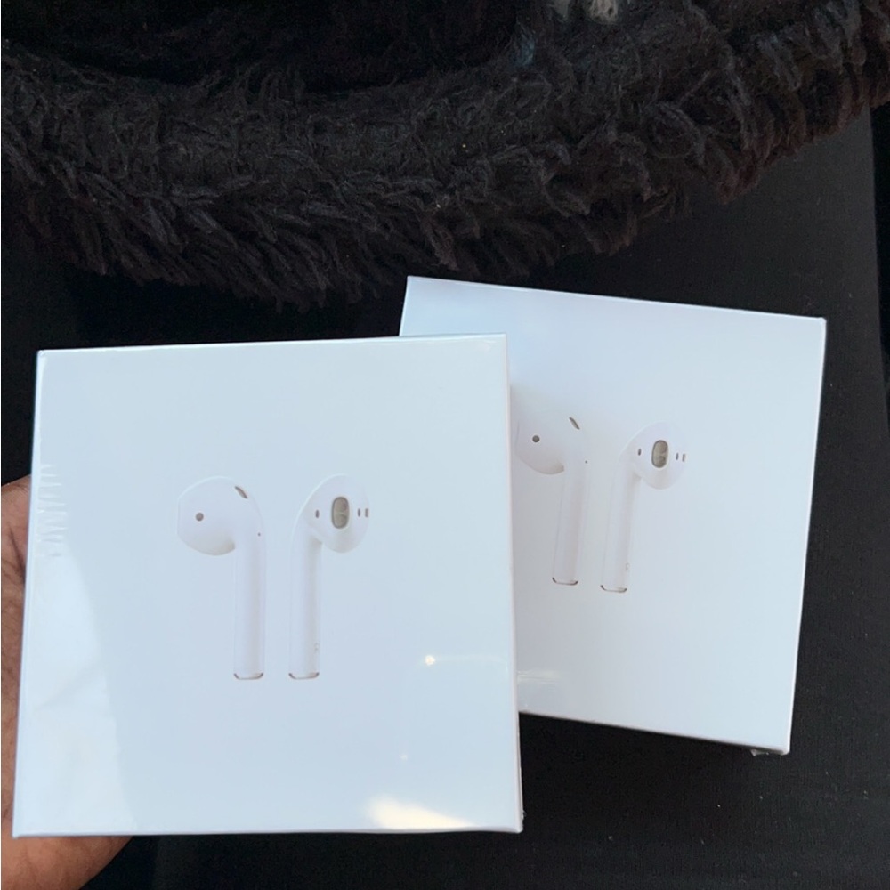 Apple Wireless Earbuds - White